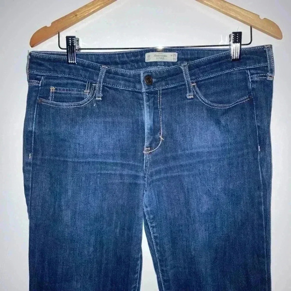 Abercrombie & Fitch Straight Blue Jeans - Picture 3 of 12
